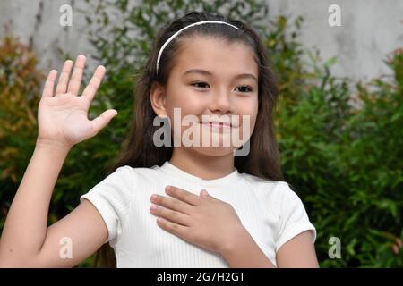 Jeune Philippina enfant plein air Banque D'Images