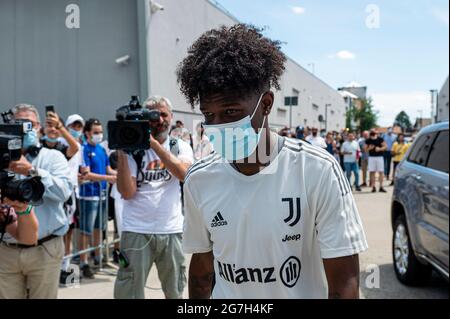 Turin, Italie. 14 juillet 2021. Felix Correia de Juventus FC arrive à J Medical. Le Juventus FC commence les entraînements d'avant-saison le 14 juillet. Credit: Nicolò Campo/Alay Live News Banque D'Images