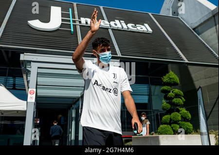 Turin, Italie. 14 juillet 2021. Gianluca Frabota de Juventus FC part à J Medical. Le Juventus FC commence les entraînements d'avant-saison le 14 juillet. Credit: Nicolò Campo/Alay Live News Banque D'Images