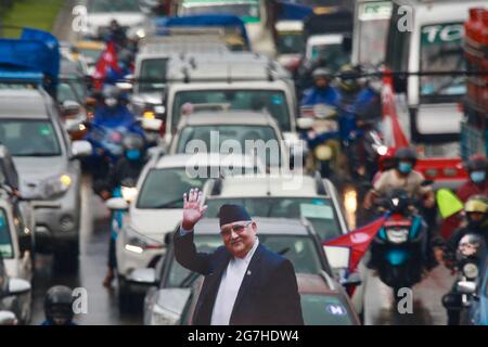 Katmandou, Népal. 14 juillet 2021. Le Premier ministre limogé KP Prasad Sharma Oli a finalement déménagé à Balkot (résidence privée) de Baluatar (résidence du Premier ministre) après que la Cour suprême népalaise ait retiré le Premier ministre intérimaire K.P. Sharma Oli de ses fonctions et réinstallé son rival. (Photo de Dipendra Dhungana/Pacific Press) crédit: Pacific Press Media production Corp./Alay Live News Banque D'Images