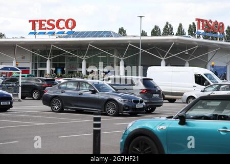 Tesco Gloucester, rue St.Oswalds, Gloucester photo par Antony Thompson - Thousand Word Media, PAS DE VENTE, PAS DE SYNDICATION. Contactez pour plus d'informations Banque D'Images