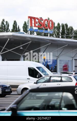Tesco Gloucester, rue St.Oswalds, Gloucester photo par Antony Thompson - Thousand Word Media, PAS DE VENTE, PAS DE SYNDICATION. Contactez pour plus d'informations Banque D'Images