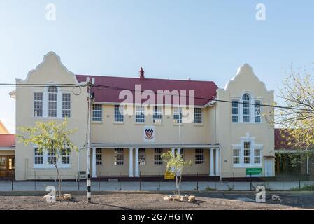 PRINCE ALBERT, AFRIQUE DU SUD - 20 AVRIL 2021 : un bâtiment de l'école secondaire de Zwartberg à Prince Albert, dans la province du Cap occidental Banque D'Images