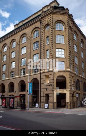 Hays Wharf, maintenant Hays Galleria au London Bridge, converti en boutiques et restaurants sur la rive sud de la Tamise à Londres Banque D'Images