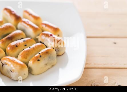 Haricots chinois à la pâtisserie-Mung sur plaque Banque D'Images