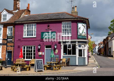 Woodbridge Suffolk UK Mai 24 2021: Vue extérieure du populaire pub The Anchor dans le centre-ville de Woodbridge Banque D'Images