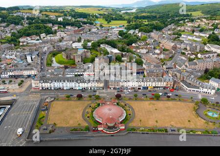 Vue aérienne depuis le drone de l'esplanade et les jardins d'hiver de Rothesay sur l'île de Bute, Argyll et Bute, Écosse, Royaume-Uni Banque D'Images