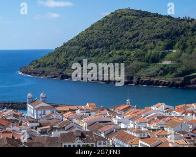 Angra do Heroismo Bay et Monte Brasil, Terceira Island Banque D'Images