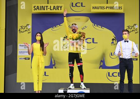 France, 14 juillet 2021. POGACAR Tadej (SLO) de L'ÉQUIPE des Émirats Arabes Unis remporte la scène et traverse la finale pour augmenter son avance globale dans la phase 17 du Tour de France, mercredi 14 juillet 2021. Le crédit photo devrait se lire: David Stockman/GodingImages Banque D'Images