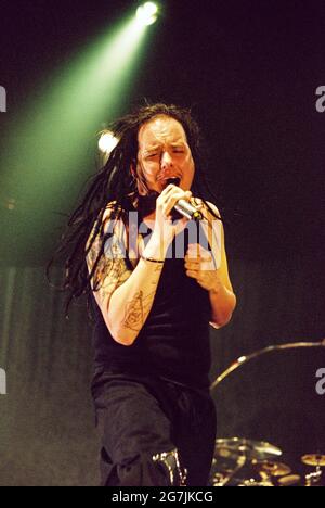 Korn se exécutant à la Docklands Arena le 6 septembre 2002, Londres, Angleterre, Royaume-Uni. Banque D'Images