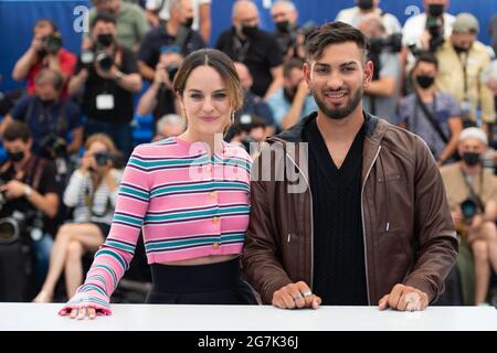 Cannes, France, 14 juillet 2021. Noemie Merlant et Gimi Nicolae Covaci assistent au mi Iubita mon Amour Photocall dans le cadre du 74e Festival international du film de Cannes, France, le 14 juillet 2021. Photo d'Aurore Marechal/ABACAPRESS.COM Banque D'Images