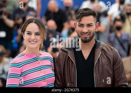 Cannes, France, 14 juillet 2021. Noemie Merlant et Gimi Nicolae Covaci assistent au mi Iubita mon Amour Photocall dans le cadre du 74e Festival international du film de Cannes, France, le 14 juillet 2021. Photo d'Aurore Marechal/ABACAPRESS.COM Banque D'Images