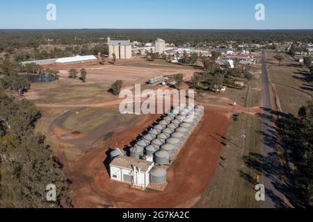 Silos à grains à Miles , Queensland , Australie. Banque D'Images