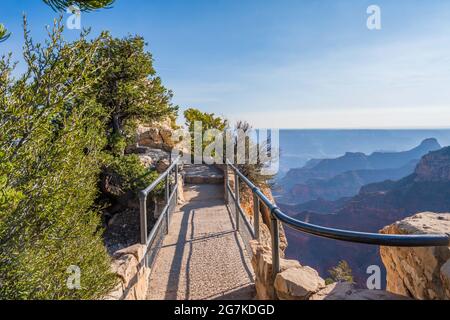 Une promenade sur les sentiers naturels dans le parc national du Grand Canyon, en Arizona Banque D'Images