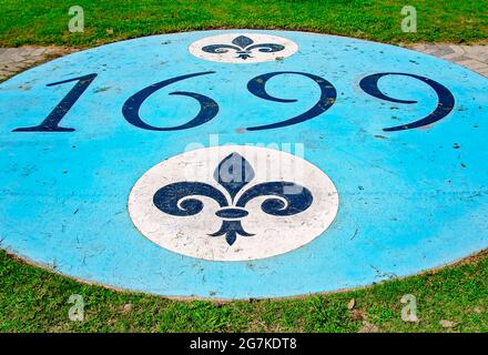 Un panneau 1699 est exposé au parc fort Maurepas, le 1er juillet 2021, à Ocean Springs, Mississippi. Banque D'Images