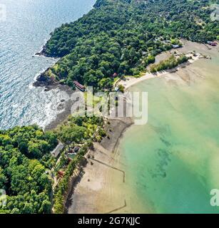 Vue aérienne de Bang Bao Cliff à koh Chang, Trat, Thaïlande Banque D'Images