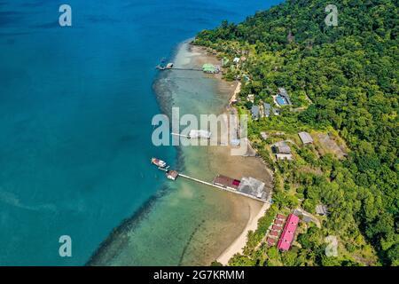 Vue aérienne de Bang Bao Cliff à koh Chang, Trat, Thaïlande Banque D'Images