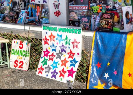 Affiche montrant les numéros gagnants d'un match de carnaval au Redcliffe Show 2021 dans le Queensland, en Australie Banque D'Images