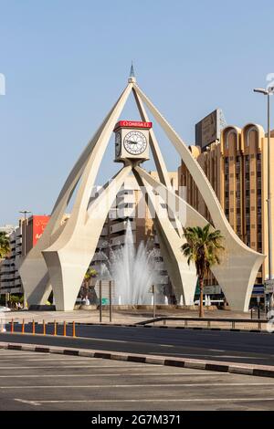 Dubai, Émirats Arabes Unis - 07.14.2021 un des plus anciens monuments, le rond-point de la tour de l'horloge. Banque D'Images