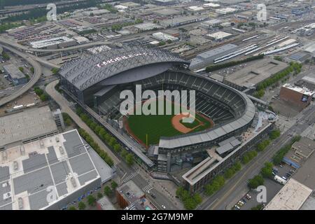 Une vue aérienne de T-Mobile Park, le mercredi 14 juillet 2021, à Seattle, Le stade est le stade des Seattle Mariners. Banque D'Images