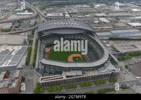 Une vue aérienne de T-Mobile Park, le mercredi 14 juillet 2021, à Seattle, Le stade est le stade des Seattle Mariners. Banque D'Images