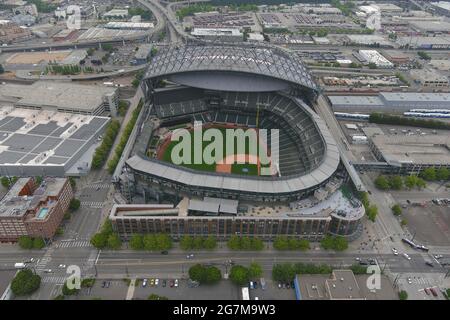 Une vue aérienne de T-Mobile Park, le mercredi 14 juillet 2021, à Seattle, Le stade est le stade des Seattle Mariners. Banque D'Images