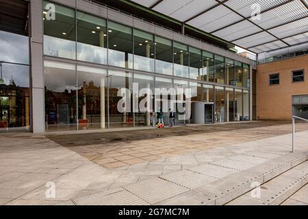 Façade de Said Business School, Oxford; nommé d'après le bienfaiteur WAFIC Said, homme d'affaires. Conçu par Edward Jones et Jeremy Dixon, ouvert en 2001. Banque D'Images