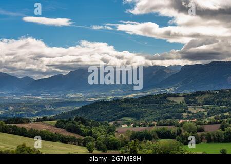 Vue sur le paysage à Monestier de Clermont près d'Annecy en Haute-Savoie en Auvergne-Rhône-Alpes Banque D'Images