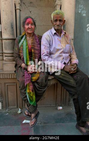 Festival de Lathmar Holi, début de Holi, villages de Barsana-Nandgaon, Uttar Pradesh, Inde Banque D'Images