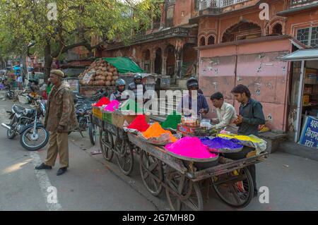 Festival de Lathmar Holi, début de Holi, villages de Barsana-Nandgaon, Uttar Pradesh, Inde Banque D'Images