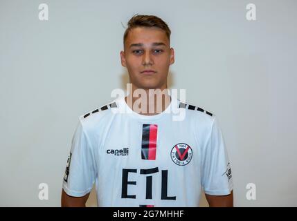 football, 3. Liga, 2021/2022, FC Viktoria Koeln, Sportpark Hoehenberg, présentation de l'équipe à la nouvelle saison de jeu, tournage de photos de presse, Phil Zimmermann Banque D'Images