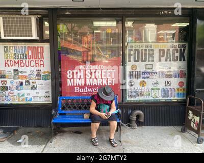 Bodega moderne dans le quartier de Park Slope ; Brooklyn ; New York. Banque D'Images