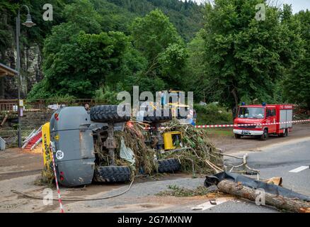 Schuld, Allemagne. 15 juillet 2021. Destruction dans le village du district d'Ahrweiler après la tempête de haute eau. Au moins six maisons ont été détruites par les inondations. Credit: Harald Tittel/dpa/Alay Live News Banque D'Images