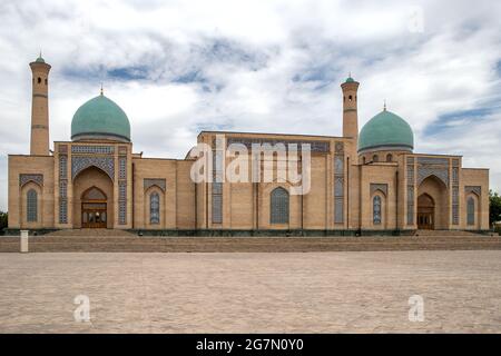 Hazrat Imam mosquée Hast Imam Square, tombeau de Hazrati Imam, alias Abu-Bakr Muhammad Kaffal Shashi, Tachkent, Ouzbékistan Banque D'Images