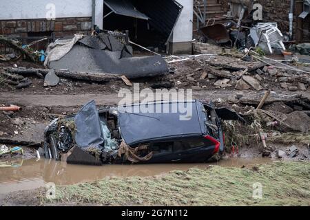 Schuld, Allemagne. 15 juillet 2021. Village en grande partie détruit et inondé dans le district d'Ahrweiler après des pluies massives. Plusieurs personnes ont perdu la vie. Crédit : Boris Roessler/dpa/Alay Live News Banque D'Images