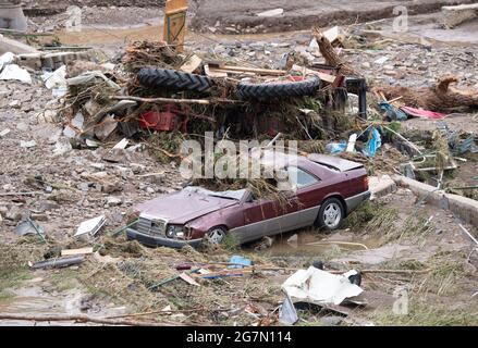 Schuld, Allemagne. 15 juillet 2021. Village en grande partie détruit et inondé dans le district d'Ahrweiler après des pluies massives. Plusieurs personnes ont perdu la vie. Crédit : Boris Roessler/dpa/Alay Live News Banque D'Images