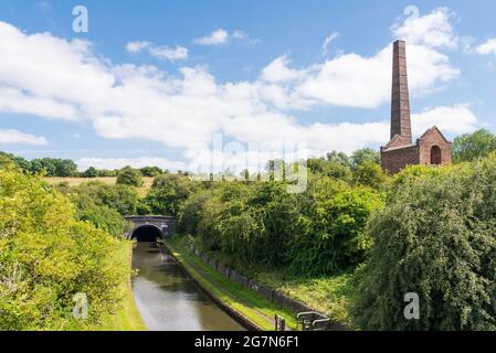 Le canal Dudley traversant Netherton, Dudley, Black Country et West Midlands Banque D'Images