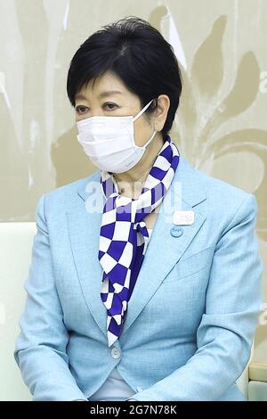 Tokyo, Japon. 15 juillet 2021. Yuriko Koike, gouverneur de Tokyo, se réunit au bureau du gouvernement métropolitain de Tokyo. 8 jours avant le début des Jeux Olympiques, le 15 juillet 2021, à Tokyo, au Japon. (Photo de Kazuki Oishi/Sipa USA) crédit: SIPA USA/Alay Live News Banque D'Images