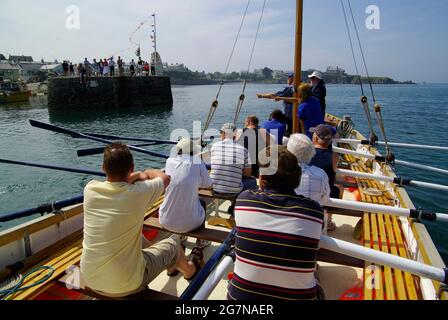 Aviron ancien canot de sauvetage de Cemaes Bay. Charles Henry Ashley. Banque D'Images