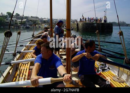 Aviron ancien canot de sauvetage de Cemaes Bay. Charles Henry Ashley. Banque D'Images