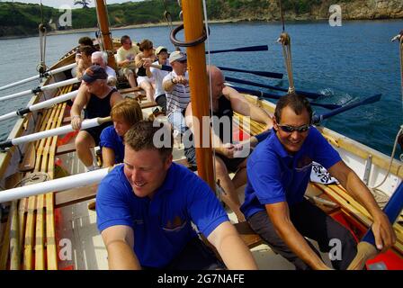 Aviron ancien canot de sauvetage de Cemaes Bay. Charles Henry Ashley. Banque D'Images