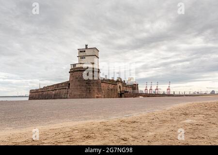 Fort Perch Rock, New Brighton, Wirral, Royaume-Uni; construit dans les années 1820 pour défendre le port de Liverpool. Banque D'Images