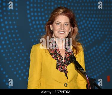 Titusville, États-Unis. 15 juillet 2021. Kelly DeFazio, directrice de la production Orion, s'exprime à l'inauguration officielle par la Lockheed Martin Corporation de son centre STAR (satellite Test Assembly and Resource) à Titusville, en Floride, le jeudi 15 juillet 2021. Photo de Joe Marino/UPI crédit: UPI/Alay Live News Banque D'Images