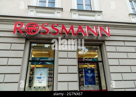 Cracovie, Pologne - 28 août 2018 : pharmacie Rossmann dans la ville de Cracovie, Pologne Banque D'Images