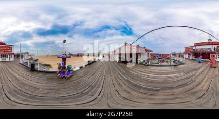 Vue panoramique à 360° de Great Yarmouth, Norfolk, Royaume-Uni – juillet 2021. Une vue capturée sur la célèbre jetée de Britannia