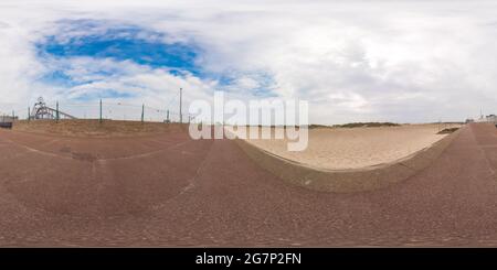 Vue panoramique à 360° de Great Yarmouth, Norfolk, Royaume-Uni – juillet 2021. Vue depuis la promenade à côté de la plage de sable