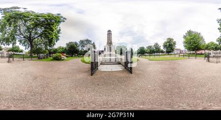 Vue panoramique à 360° de Great Yarmouth, Norfolk, Royaume-Uni – juillet 2021. Le War Memorial est situé dans le parc public