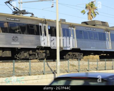 Lisbonne, Lisbonne Portugal. 15 juillet 2021. (INT) mouvement sur les lignes de train entre Lisbonne et Estoril, au Portugal: 15 juillet 2021, Lisbonne, au Portugal: Mouvement sur les lignes de train entre Lisbonne et Estoril jeudi (15), très chaud pendant l'été européen. Credit: Edson de Souza/TheNews2 Credit: Edson de Souza/TheNEWS2/ZUMA Wire/Alay Live News Banque D'Images