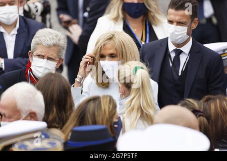 Paris, France. 14 juillet 2021. Brigitte Macron assiste au défilé militaire le 14 juillet sur l'avenue des champs-Élysées à Paris. Banque D'Images