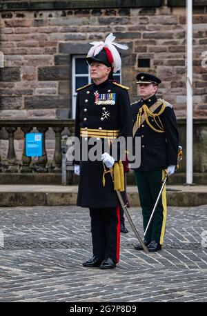 Installation du général de division Alastair Bruce de Crionaich comme gouverneur du château d'Édimbourg lors d'une cérémonie militaire, Édimbourg, Écosse, Royaume-Uni Banque D'Images